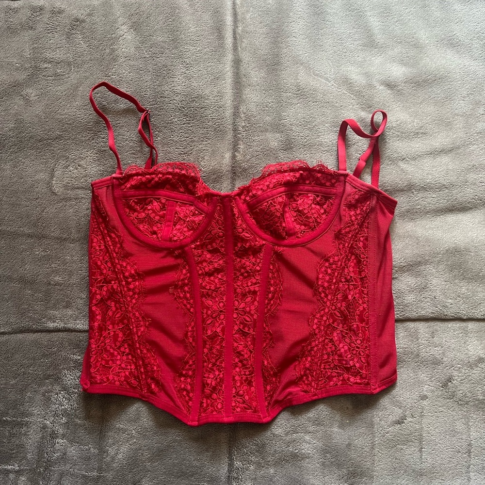 URBAN OUTFITTERS red lace corset top